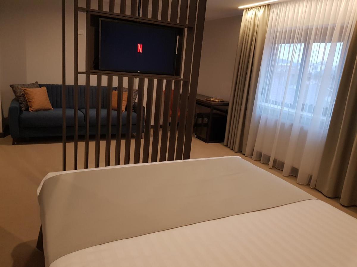 Hotel Novo Boutique Râmnicu Vâlcea Esterno foto