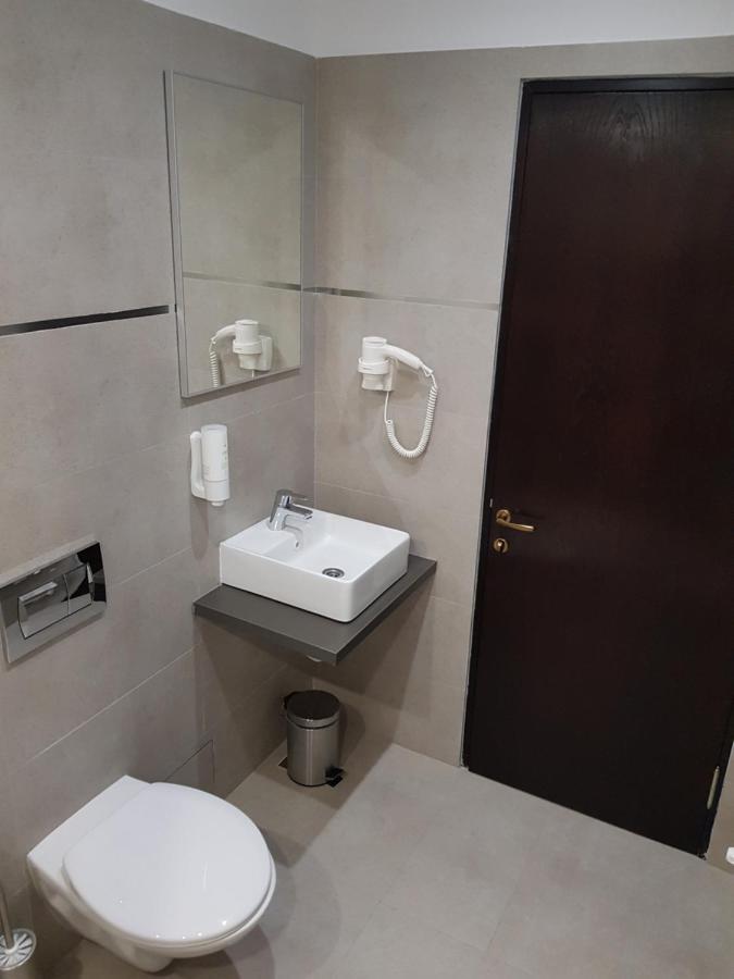 Hotel Novo Boutique Râmnicu Vâlcea Esterno foto