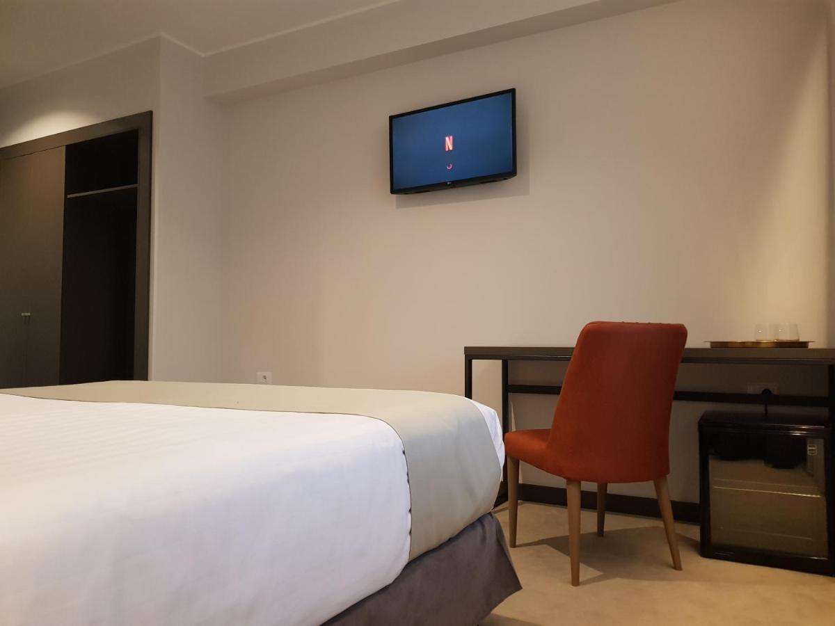 Hotel Novo Boutique Râmnicu Vâlcea Esterno foto